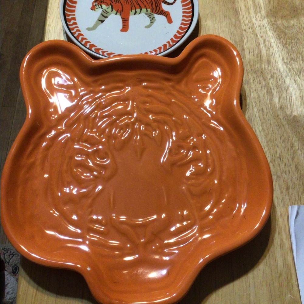 Orange Tiger-Shaped Bakeware Dish